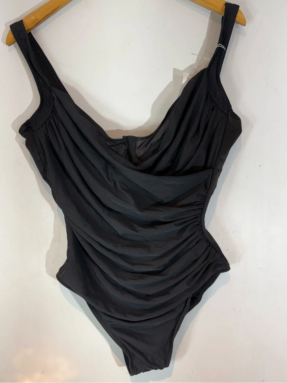 Miraclesuit Sanibel Black Underwire One-Piece Swimsuit NWT Size 14 - Picture 13 of 13
